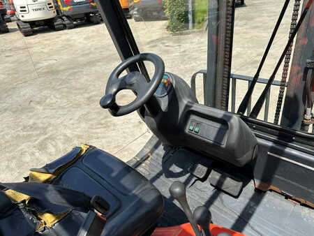 Wózki gazowe 1999  Linde H18T-02 (23)