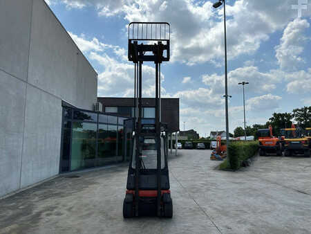 Wózki gazowe 1999  Linde H18T-02 (28)