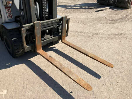 Treibgasstapler 2012  Still RX 70-25T (7)