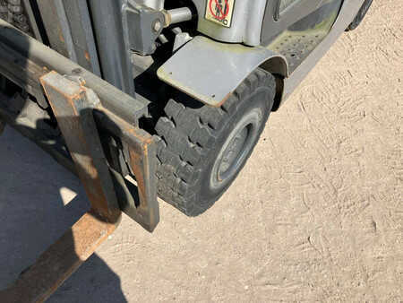 Treibgasstapler 2012  Still RX 70-25T (9)