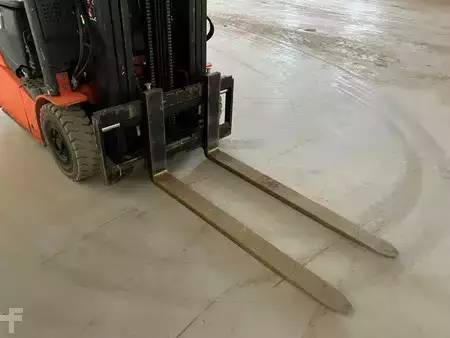 El truck - 4 hjulet 2015  Toyota 8FBET15 (7)