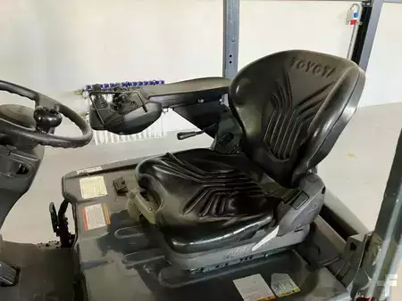 El truck - 4 hjulet 2015  Toyota 8FBET15 (9)