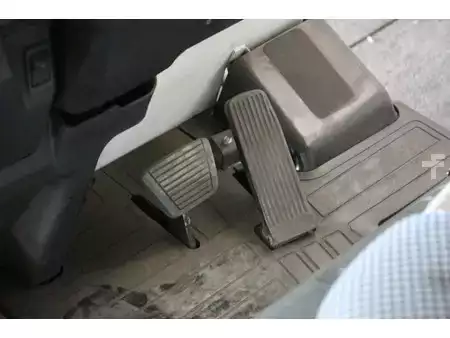 Chariots électriques à 4 roues 2016  Unicarriers JAG1N1L18Q (23)