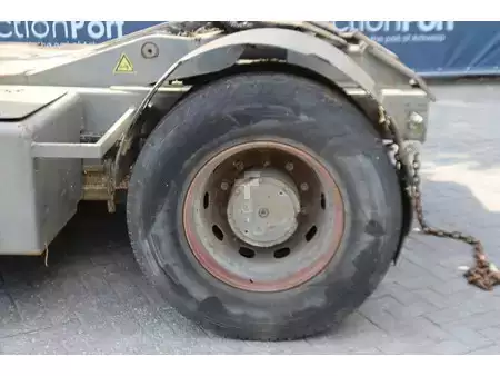 Trator de terminal 2002  Terberg YT180 (15)
