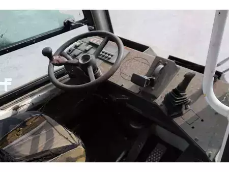 Trator de terminal 2002  Terberg YT180 (26)