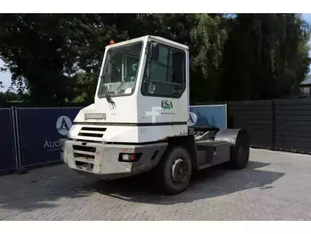 Trator de terminal 2002  Terberg YT180 (9)