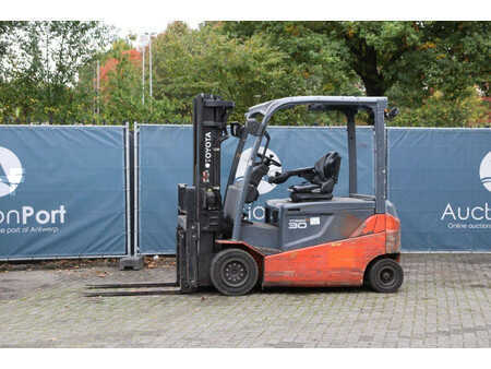 Eléctrico - 4 rodas 2014  Toyota 8FBMT30 (1)