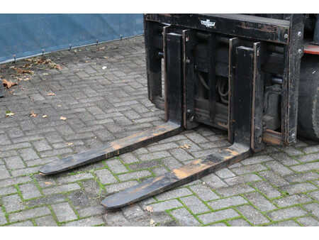 Eléctrico - 4 rodas 2014  Toyota 8FBMT30 (10)