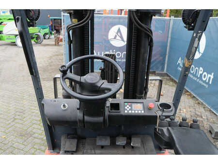 Eléctrico - 4 rodas 2014  Toyota 8FBMT30 (21)