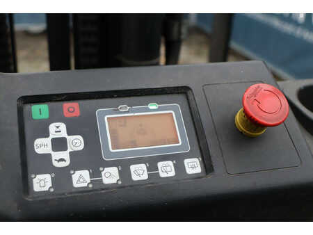 Eléctrico - 4 rodas 2014  Toyota 8FBMT30 (27)