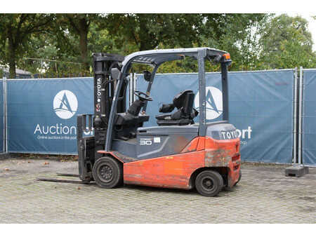 Eléctrico - 4 rodas 2014  Toyota 8FBMT30 (3)