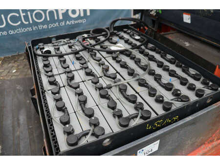 Eléctrico - 4 rodas 2014  Toyota 8FBMT30 (31)