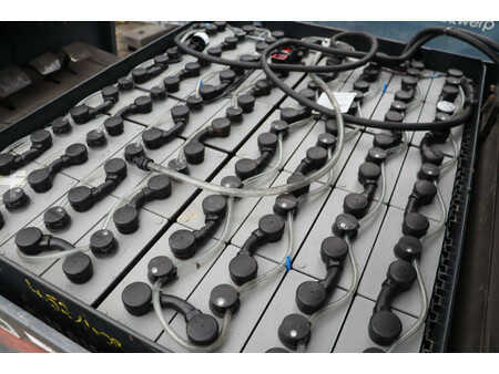 Eléctrico - 4 rodas 2014  Toyota 8FBMT30 (32)