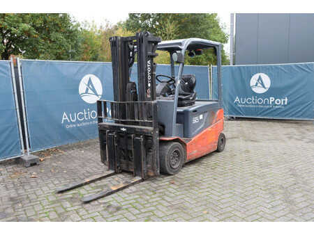 Eléctrico - 4 rodas 2014  Toyota 8FBMT30 (9)