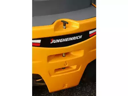 Sähkö - 4 pyör 2019  Jungheinrich EFG 320 (17)