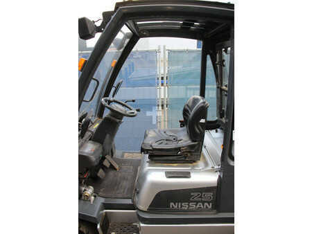 Carrelli elevatori GPL - Nissan 25 (18)