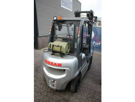 Carrelli elevatori GPL - Nissan 25 (5)