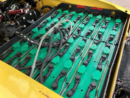 Elektryczne 4-kołowe 2017  Hyster J2.5XN (11)