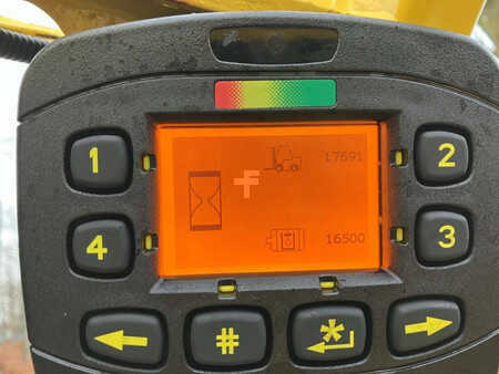 Elektryczne 4-kołowe 2017  Hyster J2.5XN (12)