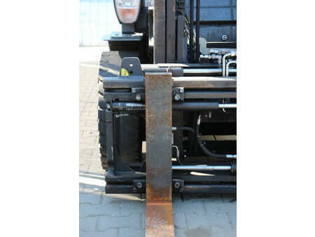 Carrelli elevatori diesel 2009  Toyota 068FDJ35F (12)