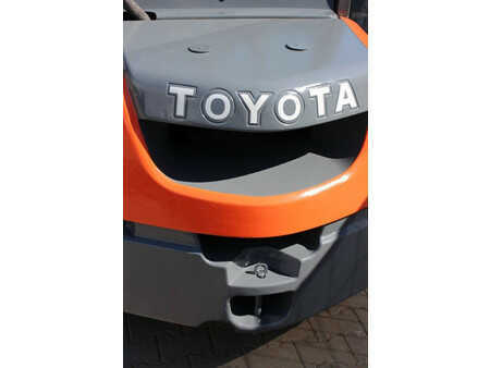 Carrelli elevatori diesel 2009  Toyota 068FDJ35F (18)