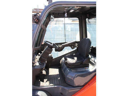 Carrelli elevatori diesel 2009  Toyota 068FDJ35F (21)