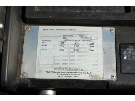 Carrelli elevatori diesel 2009  Toyota 068FDJ35F (26)