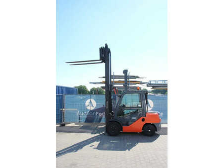 Carrelli elevatori diesel 2009  Toyota 068FDJ35F (30)
