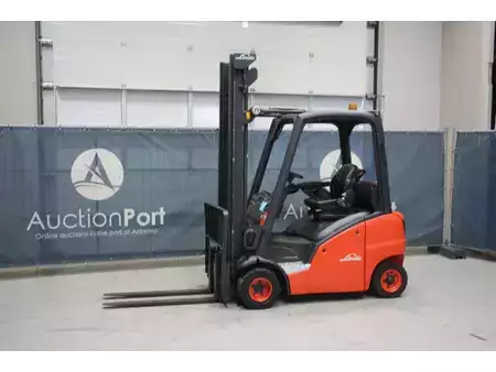 Diesel gaffeltruck 2015  Linde H18D-01 (1)