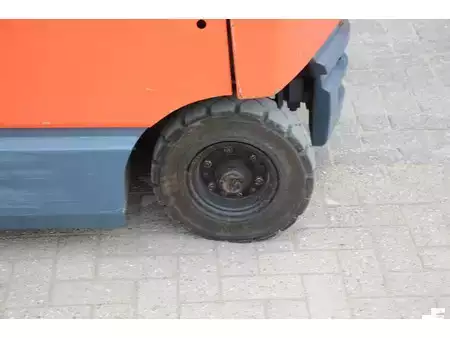 Elektro čtyřkolový VZV 2004  Toyota 7FBMF20 (17)