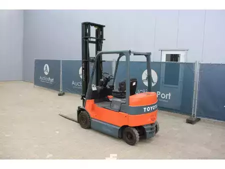Elektro čtyřkolový VZV 2004  Toyota 7FBMF20 (3)