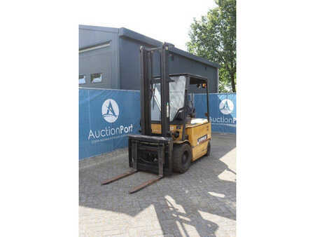 4 Wheels 2004  CAT Lift Trucks EP30K (9)