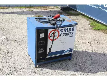 Eléctrico - 4 rodas 2001  Fenwick E25-02 (9)