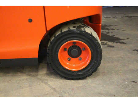 Eléctrica de 4 ruedas 2019  Linde E25 (15)