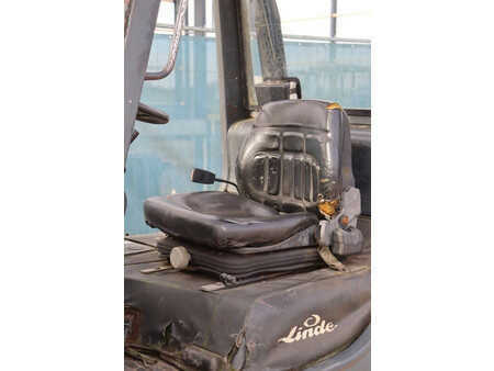 Wózki widłowe diesel 2002  Linde H30D-03 (19)