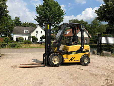 Diesel Forklifts 2006  Yale GDP25VX (1)