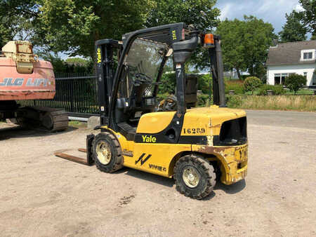 Diesel Forklifts 2006  Yale GDP25VX (3)