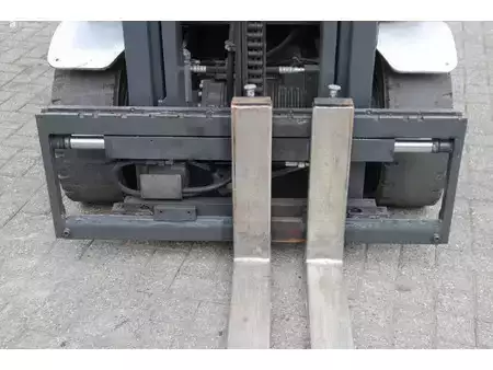 Carrelli elettrici 4 ruote 2019  Still RX60-25 (12)