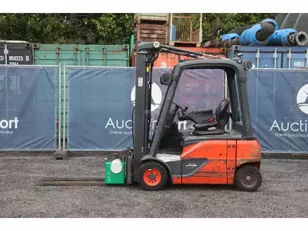 Eléctrica de 4 ruedas 2019  Linde E16P-02 (2)