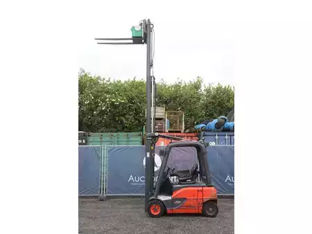 Eléctrica de 4 ruedas 2019  Linde E16P-02 (36)