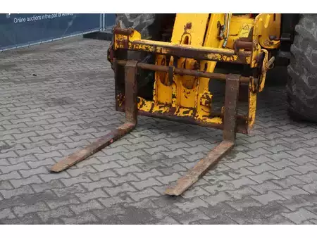 Telescopic forklift rigid - JCB 531-70 (10)