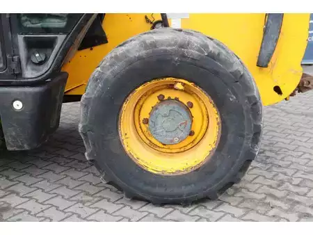 Telescopic forklift rigid - JCB 531-70 (16)