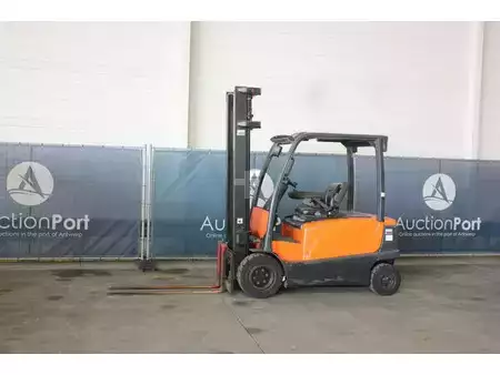 Eléctrica de 4 ruedas 2010  Hyster J3.0XN-861 (1)