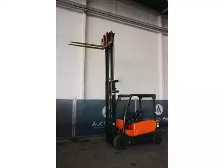 Eléctrica de 4 ruedas 2010  Hyster J3.0XN-861 (28)