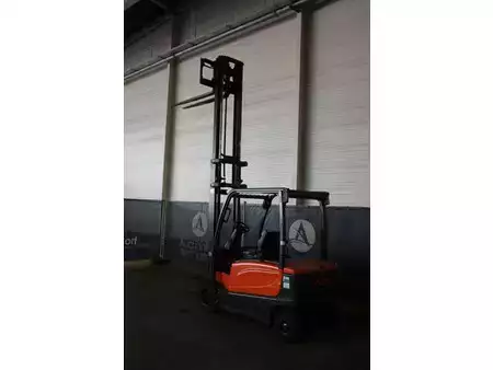 Eléctrica de 4 ruedas 2010  Hyster J3.0XN-861 (30)