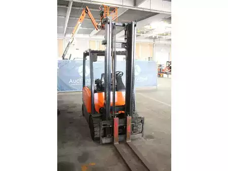 Eléctrica de 4 ruedas 2010  Hyster J3.0XN-861 (6)