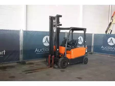 Eléctrica de 4 ruedas 2010  Hyster J3.0XN-861 (8)