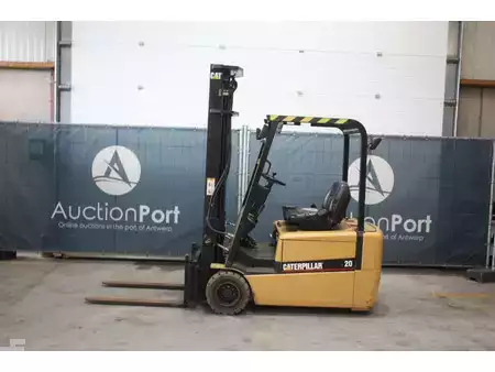 Elektro čtyřkolový VZV 2005  CAT Lift Trucks EP20KT (2)