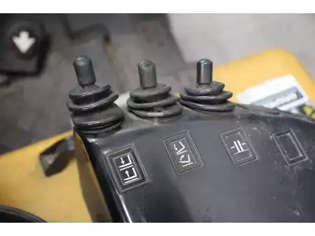 Elektro čtyřkolový VZV 2005  CAT Lift Trucks EP20KT (25)