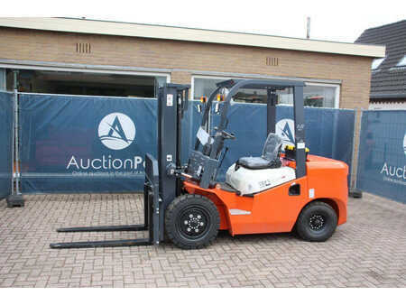 Dieseltrukki 2025  Machpro MP-230PRO (1)